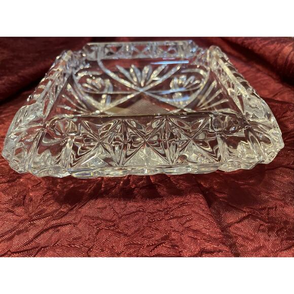 Heavy CUT GLASS Cigar Cigarette 6" X 6" ASHTRAY /trinket Tray - Picture 3 of 7